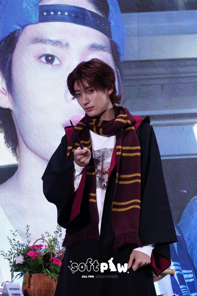 softpaw03210302's tweet photo. 260820 fansign
wizard🪄

#RIIZE #라이즈 #ANTON #앤톤 https://t.co/PXmpsK0fI8