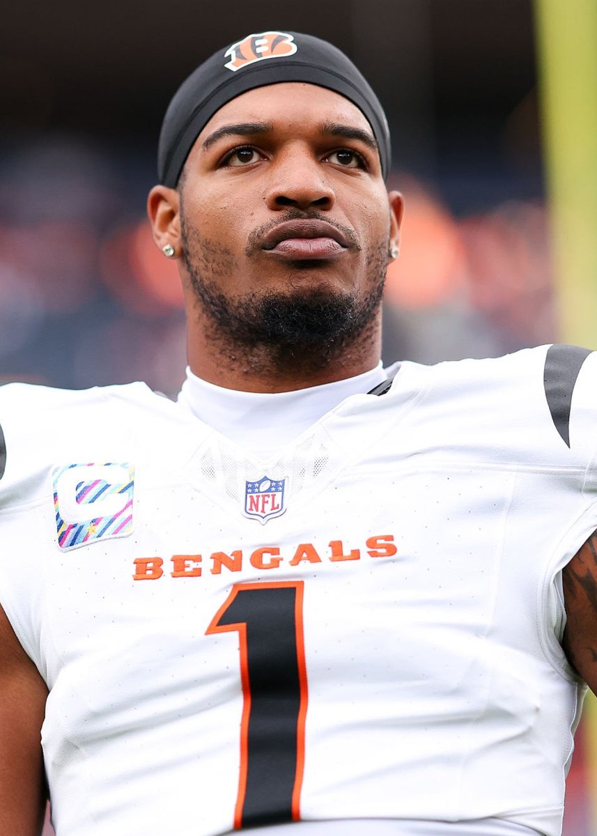 KalshiSports's tweet photo. The NFL Top 100 revealed players ranked #14 through #20:

14. Brian Burns
15. Derrick Henry
16. Ja'Marr Chase
17. Jonathan Taylor
18. Patrick Mahomes
19. Justin Jefferson
20. James Cook

Chase has the 2nd best odds on Kalshi to win OPOY. https://t.co/jriFlRYa5k
