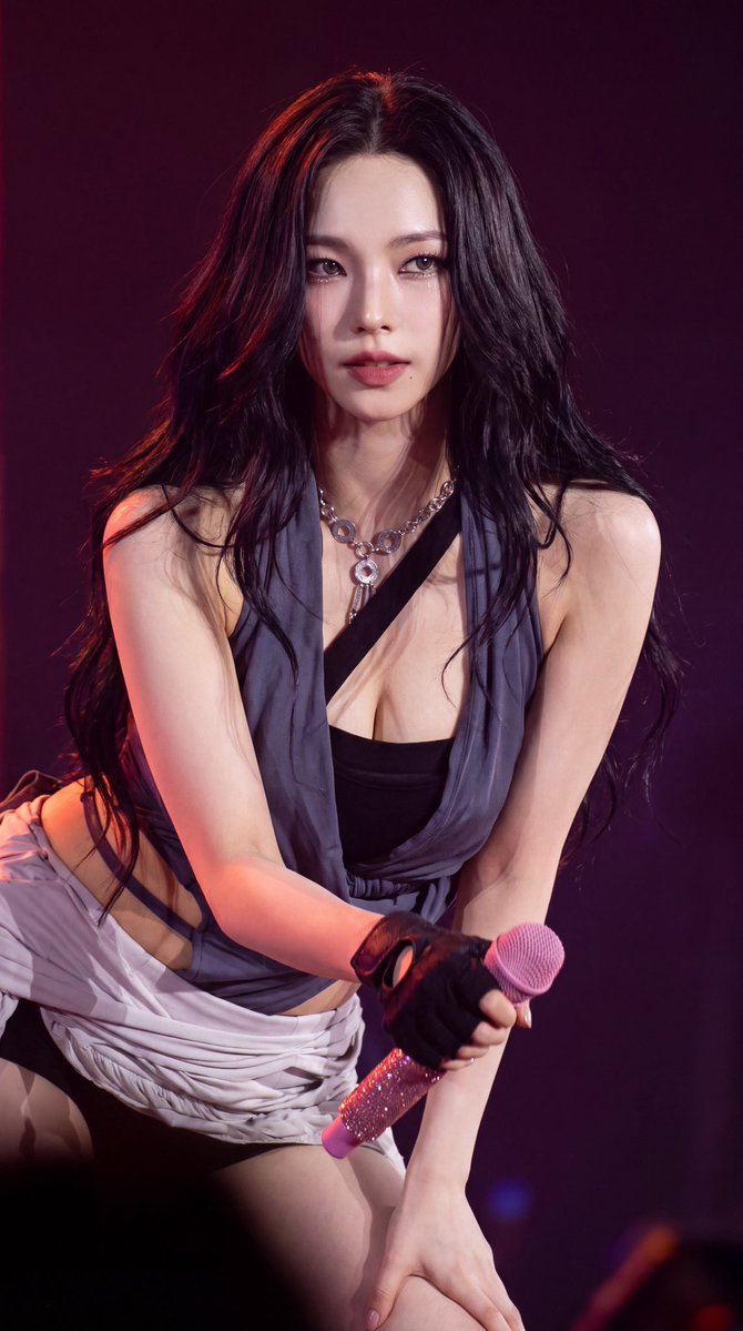 virusmeta0's tweet photo. K○rina︎💕︎💦
 #kpopfap https://t.co/FBlOavsoCn