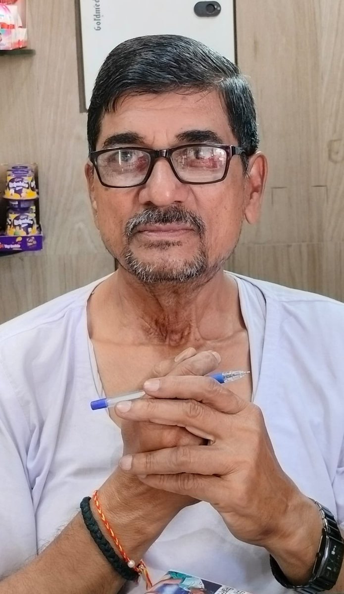 deepikashoribjp's tweet photo. ॐ शांति 🙏🕯️ विनम्र श्रद्धांजलि 🕯️
संचालक कामता स्वीट्स, जगदलपुर
प्रतिष्ठित होटल व्यवसायी एवं समाजसेवी केशव कुमार गुप्ता जी का 20 अगस्त, गुरुवार को पूर्वाह्न 11:30 बजे, 74 वर्ष की आयु में निधन हो गया।वे मुनीष, सुनिश, रवि,ऋषभ गुप्ता जी (सुकमा)एवं श्रीमती ज्योति जी के पूज्य पिता थे https://t.co/JRDxIk7blx