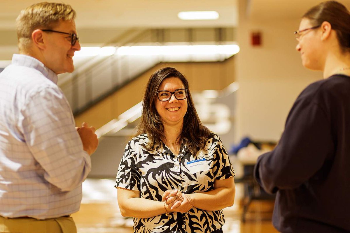 UBCAS's tweet photo. Celebrating undergraduate researchers from #UBuffalo and institutions across the country!

Our first Summer Undergraduate Research Poster Session brought students across disciplines together to share their work, exchange ideas and celebrate discovery.

💬 https://t.co/qeCt7ediRY https://t.co/S2jPFcOuSH