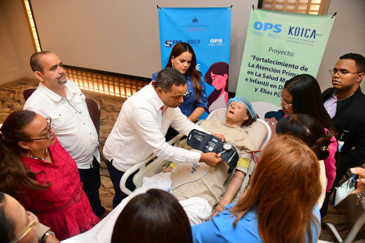 OPSOMSRD's tweet photo. Con el modelo obstétrico Noelia, participantes en la capacitación sobre #ControlPrenatal fortalecieron habilidades para la valoración integral de la gestante y la detección oportuna de riesgos.

Cooperación técnica de #OPSOMSRD a @SaludPublicaRD y @SNSRDO, con apoyo de #KOICARD. https://t.co/sbT3mNayD8