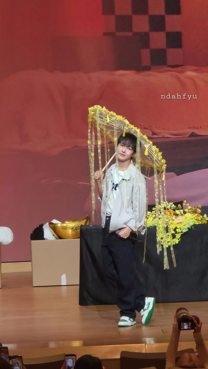 ndahfyu's tweet photo. 姐姐 masih disini nemenin adek 💛

CHERISHED DECADE WITH RENJUN #10YearsWithRENJUN https://t.co/hwur5EHefd