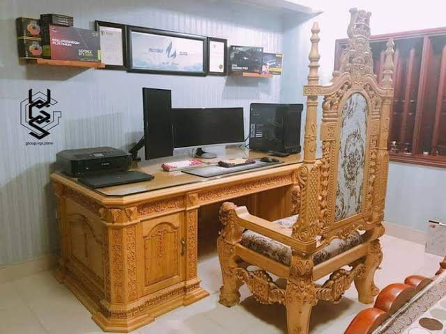The_Quill_'s tweet photo. @gary_gerila Best gaming chair you will felt like a king 🤣😂 https://t.co/2lREK2ydyj