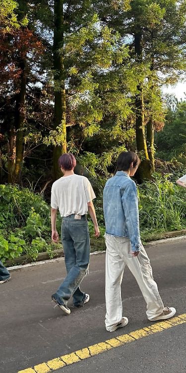 Lin_1009_N's tweet photo. —Tag game🫧 

🍃Choose your favorite enhypen duo🌿

ᨳHeehoon                 Heejakeଓ 

THE VAMPIRE STORY CONTINUES
#Welcome_To_Our_Paradise
#ENGENE_Fly_High_With_ENHYPEN https://t.co/B9cx1D9rMp