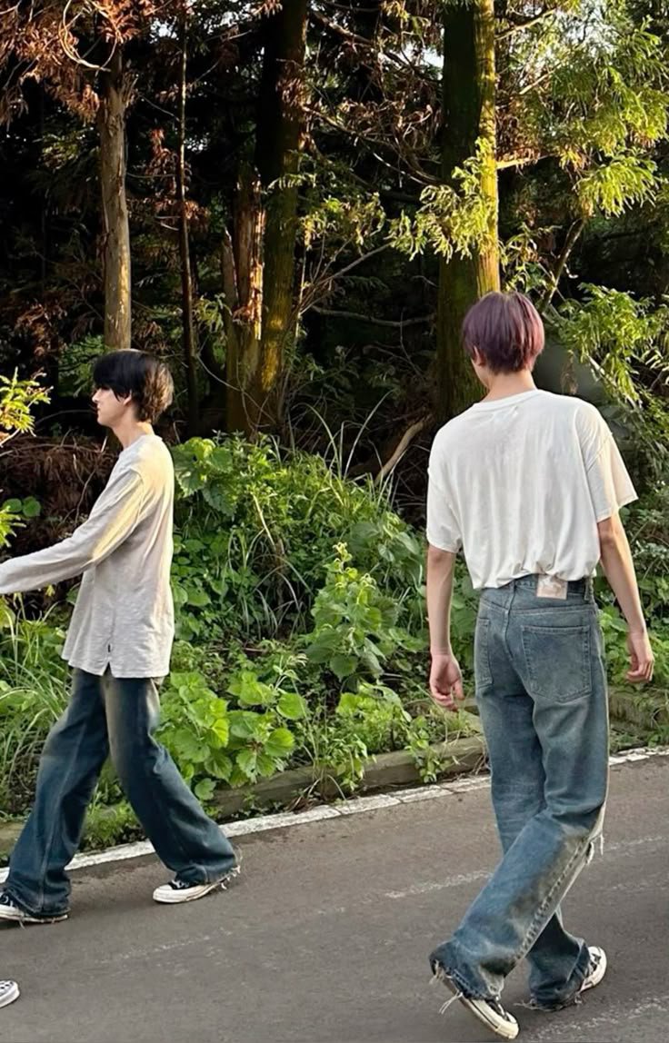 Lin_1009_N's tweet photo. —Tag game🫧 

🍃Choose your favorite enhypen duo🌿

ᨳHeehoon                 Heejakeଓ 

THE VAMPIRE STORY CONTINUES
#Welcome_To_Our_Paradise
#ENGENE_Fly_High_With_ENHYPEN https://t.co/B9cx1D9rMp