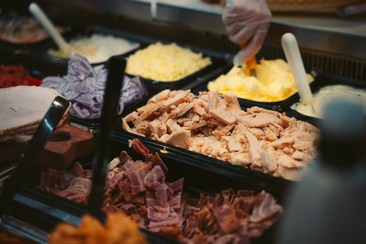 Gala_Retail's tweet photo. Salad today, sandwich tomorrow - keeping it balanced 🥗🥪
The Deli's got you covered either way.

#galaretail #yourlocalgala #deli https://t.co/N2FglBX6ha