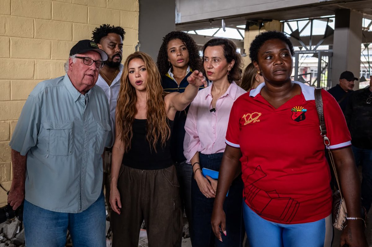 AgendaCAF's tweet photo. 🇨🇴 @shakira, @GlblCtzn y @AgendaCAF destinarán un aporte inicial de más de US$1 millón para reconstruir escuelas en el Chocó afectadas por el sismo.

Porque las aulas les dan a los niños y niñas estabilidad para volver a empezar.

El Chocó no está solo. Colombia no está sola.

https://t.co/LMawKTLLn2