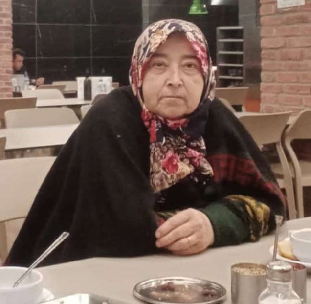 GuzelDislim's tweet photo. BEKİR OLAŞ ZEVCESİ NAZİFE ABLA HAKK'IN RAHMETİNE KAVUŞTU

https://t.co/whZxXD9cRB https://t.co/q8zq1Y2khp