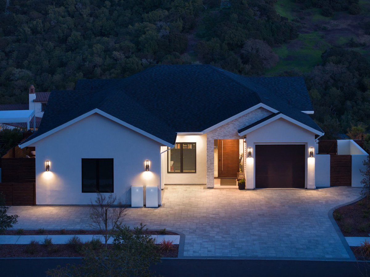 DavisSolarPro's tweet photo. Foreign interference concerns with infrastructure?
Don’t just worry—prepare.
Tesla Solar keeps producing.
Powerwall keeps your lights, fridge, and essentials running during outages.
Resilience you own.
DM for details
#Tesla #Powerwall #Solar https://t.co/NvMtIGz6mf