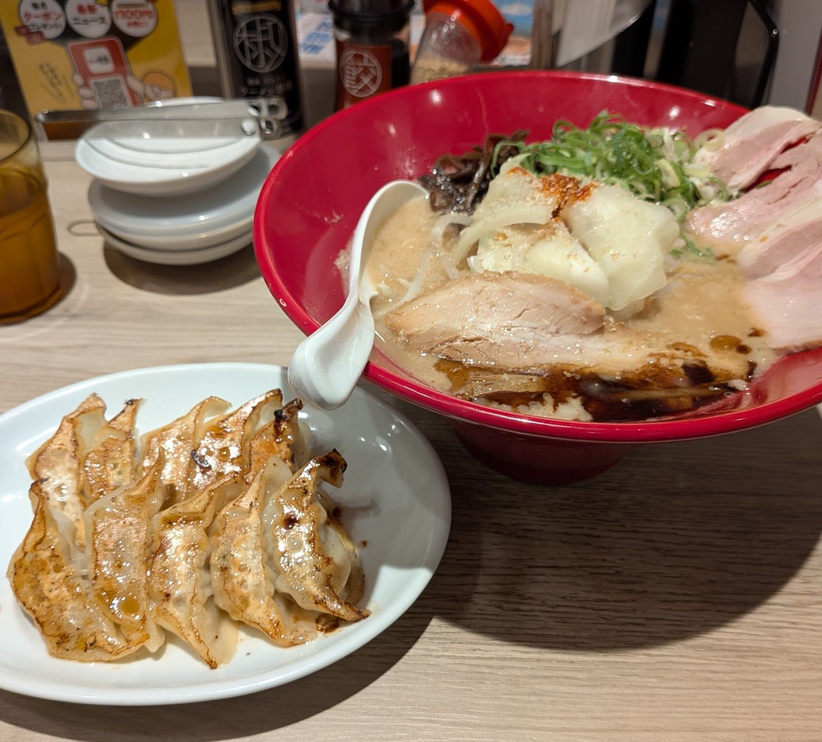 Lions11290615's tweet photo. 今日は一風堂から
濃厚赤丸はボリューム満点💯

#IPPUDO
#博多一風堂 https://t.co/mp5EnR4uir