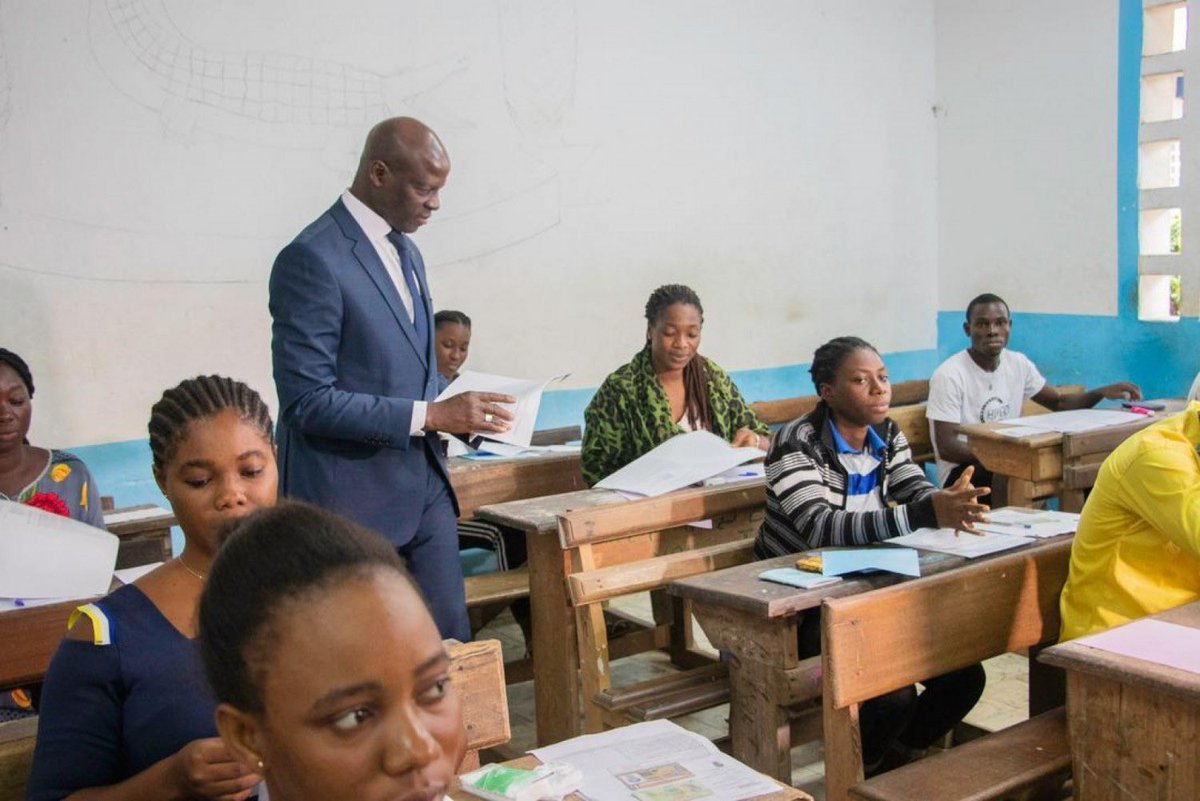 nmi_media's tweet photo. Enseignement : 22 916 candidats déclarés admissibles cette année, soit un taux de réussite de 42,48 %, contre 40,48 % en 2025. Une progression encourageante !

Félicitations à toutes les candidates et à tous les candidats admis. 

Bravo pour vos efforts et votre persévérance ! https://t.co/ILW4vhZyXP