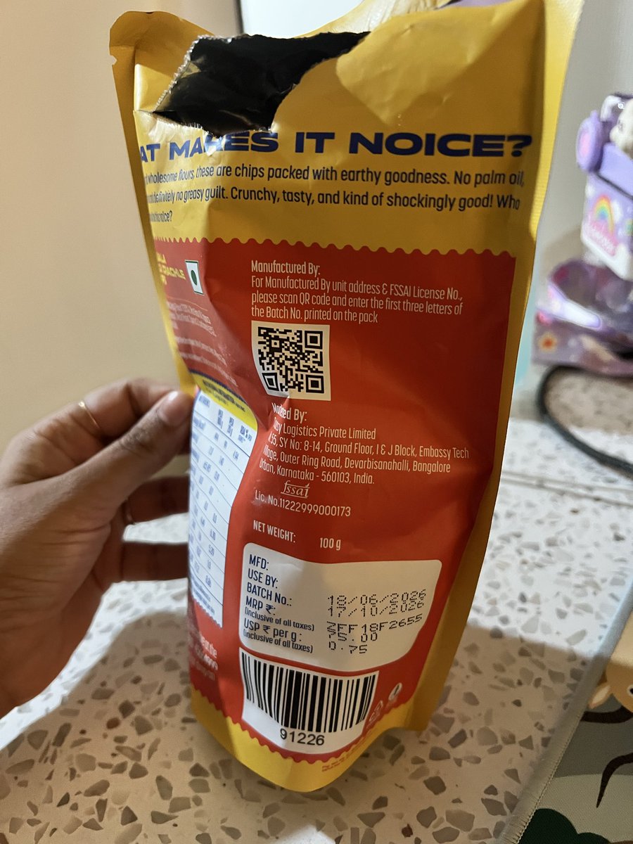 akansha_12's tweet photo. @Swiggy @InstamartS @SwiggyCares 
Where i should raise complaint about foul oil smell and taste coming in chips. It is still good to use as per expiry date and it tastes and smells so bad. 
I am not getting any option to complaint on quality of items I ordered in Jul. https://t.co/jip74ZMi9q