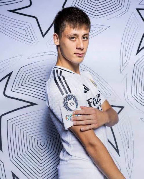 ActuFoutreOff's tweet photo. 🚨💣 La transformation physique impressionnante d’Arda Güler 😳

(@realmadrid) https://t.co/9tbI2CXvN3