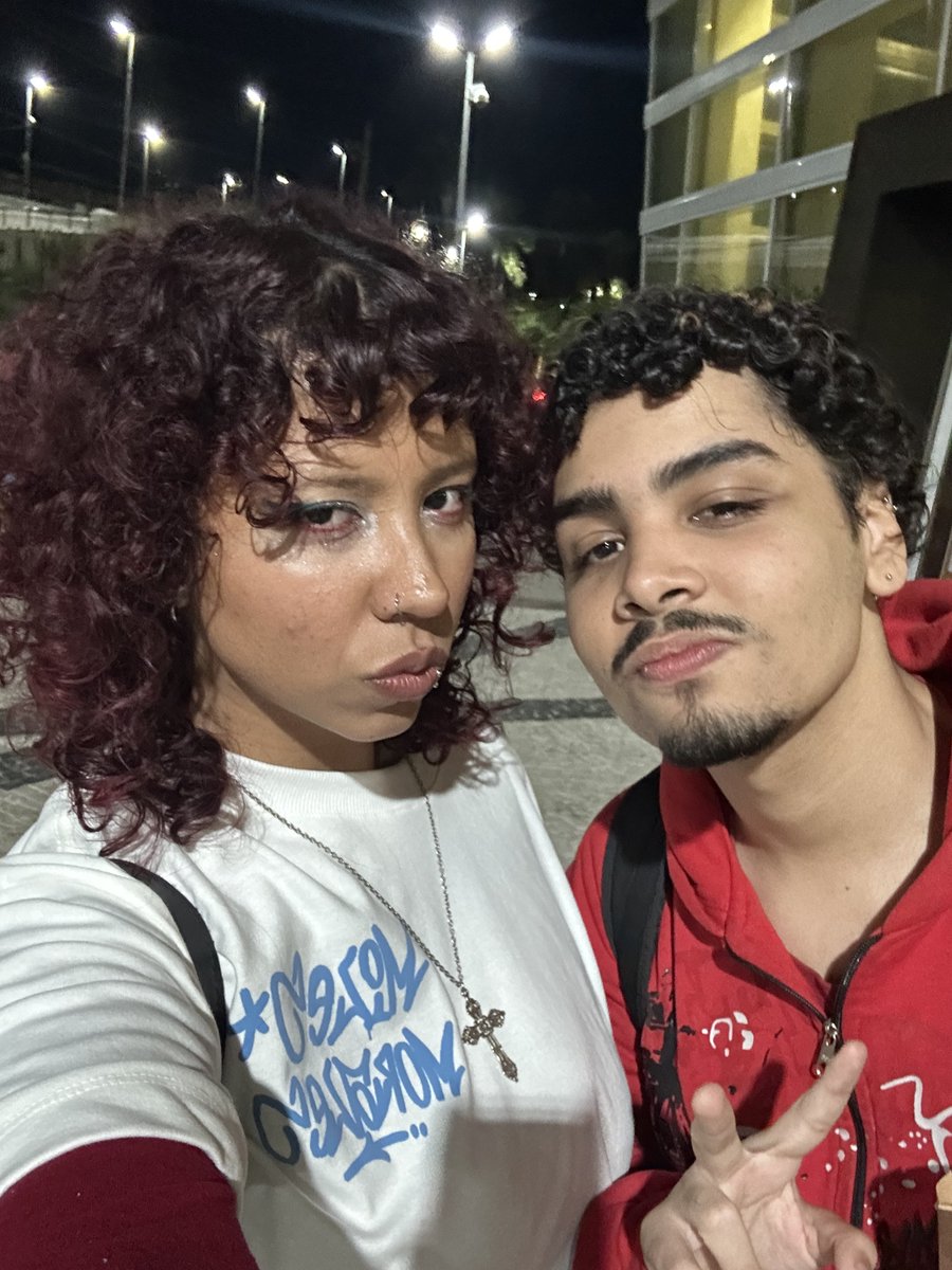 automaticsouza's tweet photo. como começou // como estamos

o mundo é dos engraçadinhos rapaziada https://t.co/dukGvSkMxx