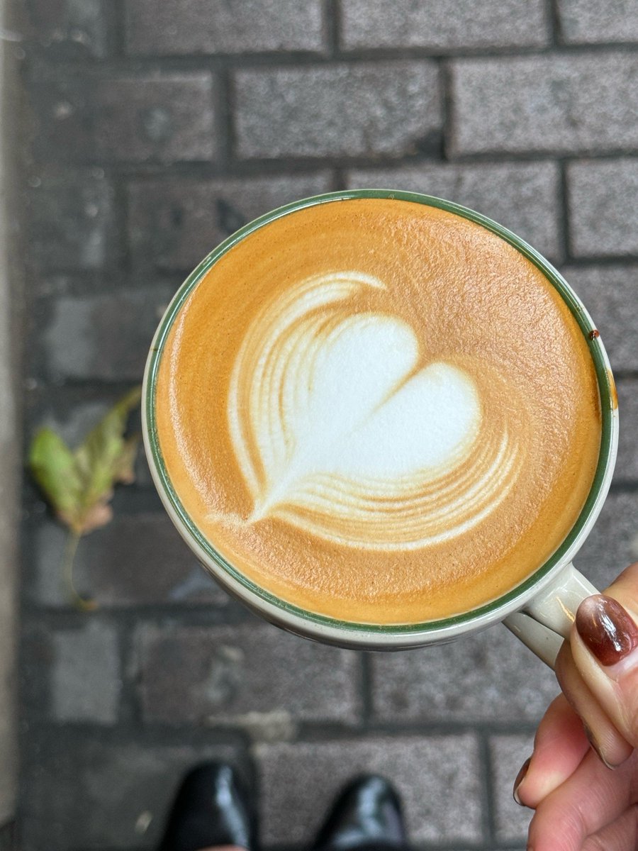 Nefublu1's tweet photo. Busy morning back at the office—sipped my third oat latte, nailed today’s first project milestone, and can’t wait to wrap up with a quick walk later. Grateful for these small, steady work wins.， https://t.co/NgJQzGpDdC