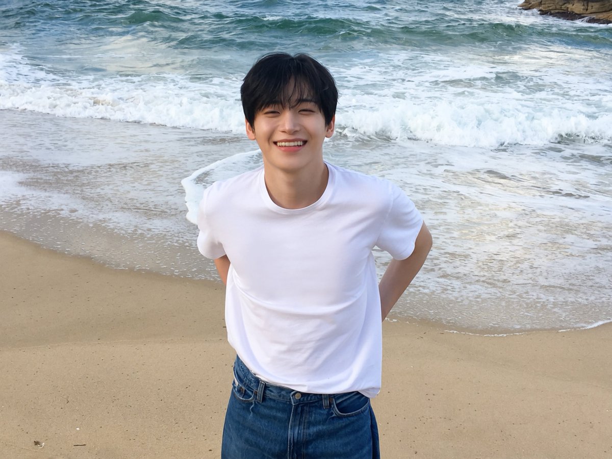 mo9ddip's tweet photo. 260820 IG #정모 https://t.co/uJOsWBjwqZ