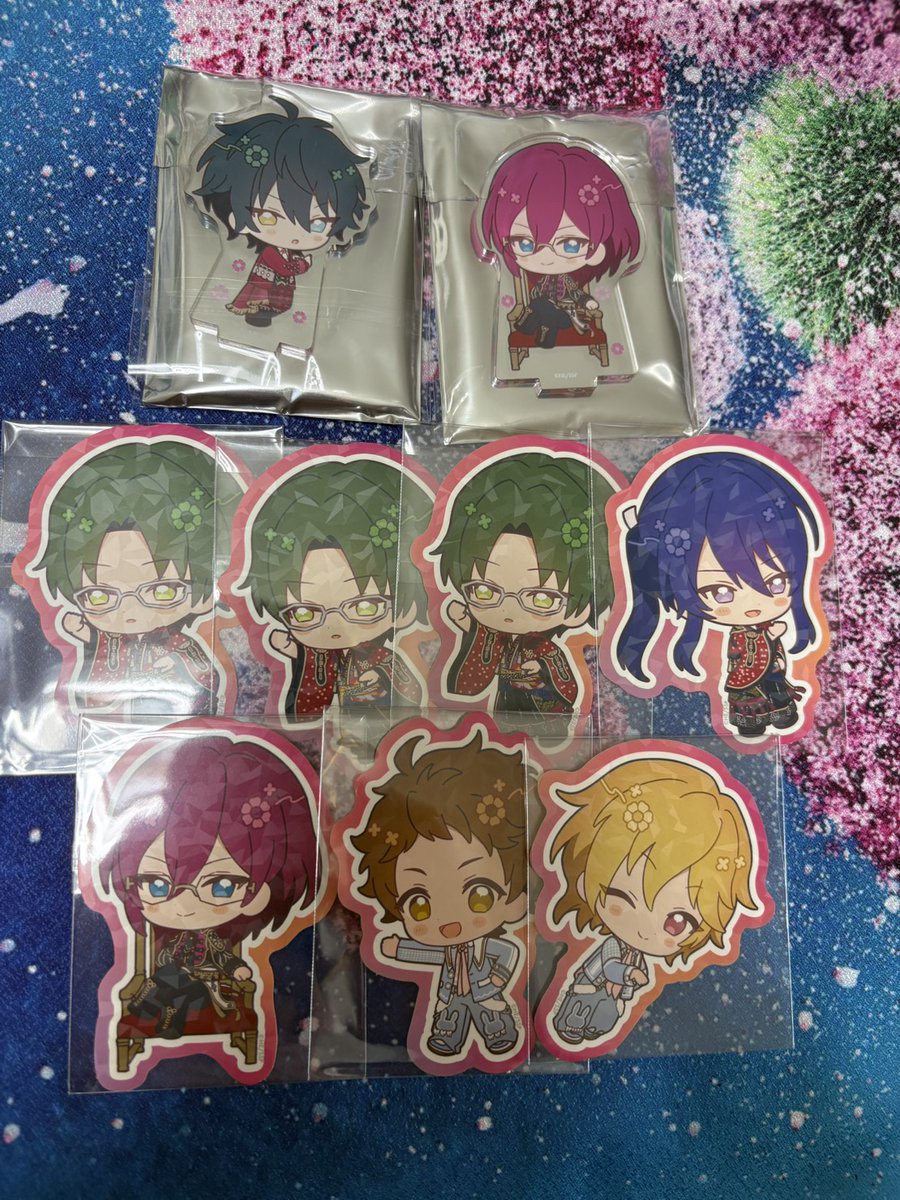 a3_omimi's tweet photo. 【交換】あんスタ アニカフェ スタフォニ アクスタ 缶バッジ ステッカー チケット型キーホルダー

提供：画像➀➁
(画像➁は友人に代行してもらった分の為25日受取り)
求：紅郎/ジュン/燐音/創

アクスタ→ジュン
ステッカー→創
チケット→紅郎  を優先で探してます。
日和/茨 はジュンとの交換。 https://t.co/MMnp1tg3ob