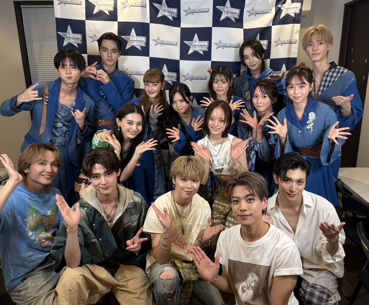 genic_staff's tweet photo. BRAVE SONIC🌟

⚡️ONE LOVE ONE HEARTさんと📸✨
お写真ありがとうございます‼︎

#ONELOVEONEHEART @LOVEONE_staff #BRAVESONIC #ブレソニ @brave_sonic #GENIC https://t.co/JxdUSClM3K