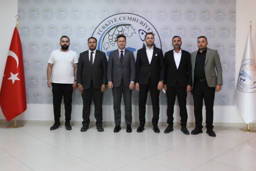 hamzasgnc's tweet photo. 📍Erciş

Yönetim Kurulumuzla birlikte, Erciş Kaymakamımız Sayın Ahmed Çelik’i makamında ziyaret ederek yeni görevinin hayırlı olması temennisinde bulunduk.

Nazik misafirperverlikleri ve kıymetli sohbetleri için Sayın Kaymakamımıza teşekkür ediyor, görevinde başarılar diliyoruz. 🇹🇷