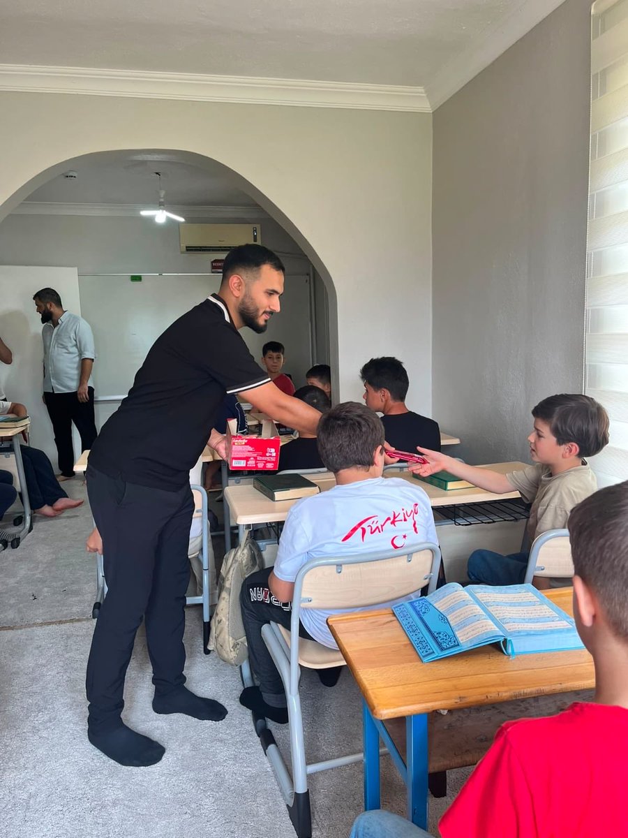 EhadDuzce's tweet photo. ELHAMDÜLİLLAH
Düzce EHAD yeni yönetimi olarak  onursal başkanımız
İRFAN AKBAŞ hocamı ve 
Kur'an kursumuzu ziyaret edip ikramlarımızı ve hediyelerimizi takdim ettik. https://t.co/Crx3KO44Kq