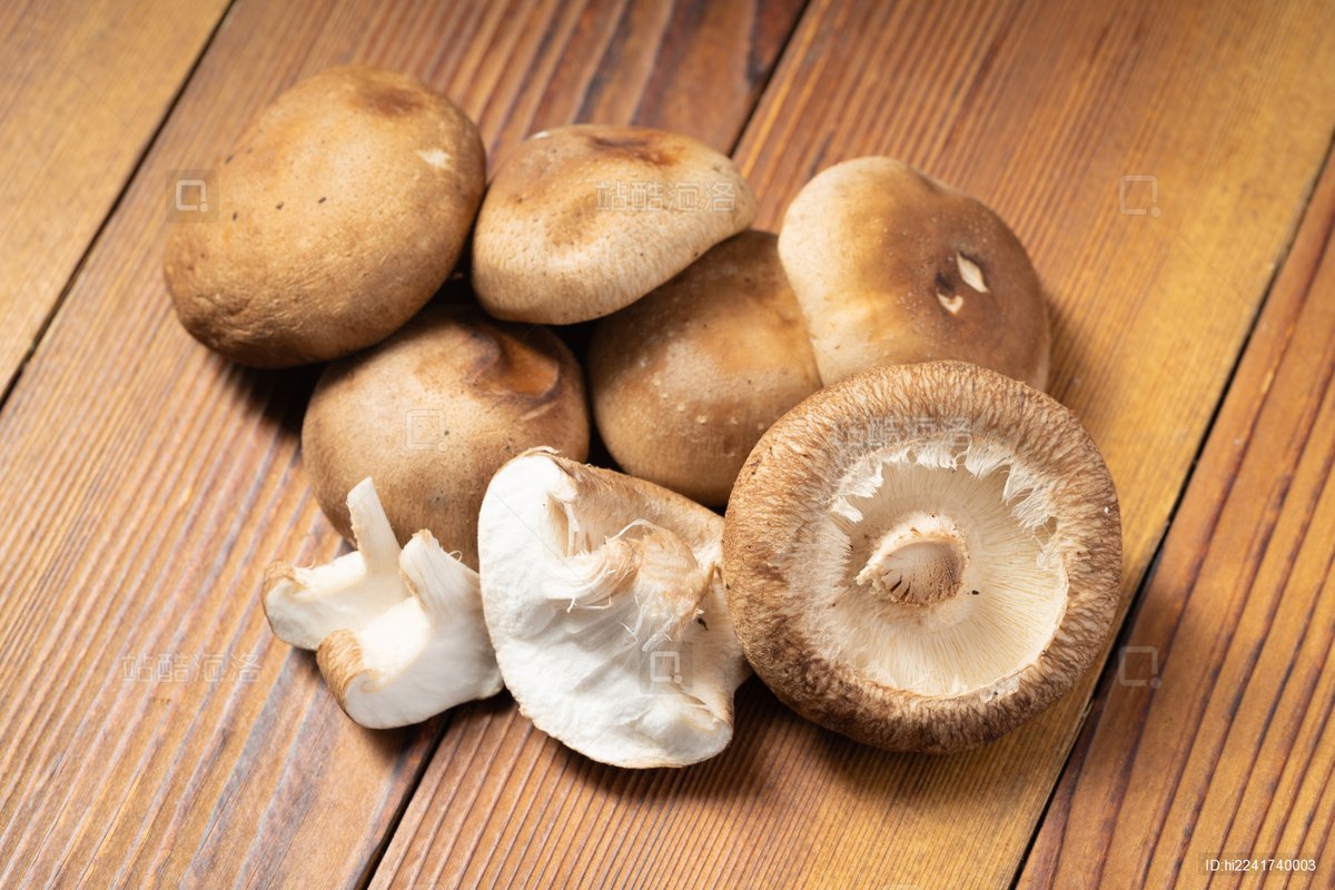 SolymanDina's tweet photo. Just tried the earthy, sweet-savory organic shiitake mushrooms from local farm! Plump, meaty texture, no aftertaste—perfect for stir-fries or soups. 10/10 will restock!， https://t.co/f2r3NGLLuE