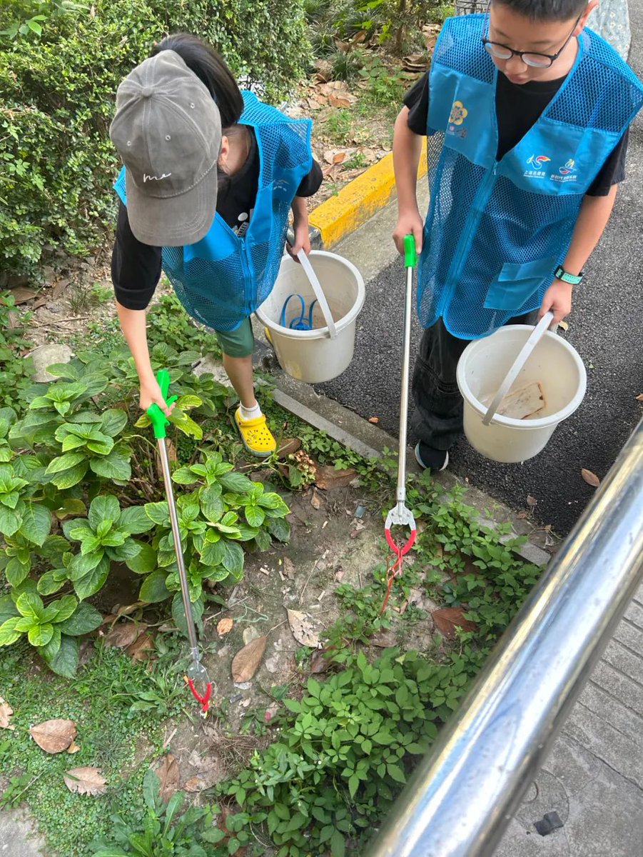 TheBeautyBox11's tweet photo. Join our campus environmental volunteer club's river cleanup this Saturday 9AM at West Lake! Gloves u0026 snacks provided��come help protect our local waterways, meet great people, and earn volunteer hours. Tag a friend who loves nature! https://t.co/5kDr61GpjL