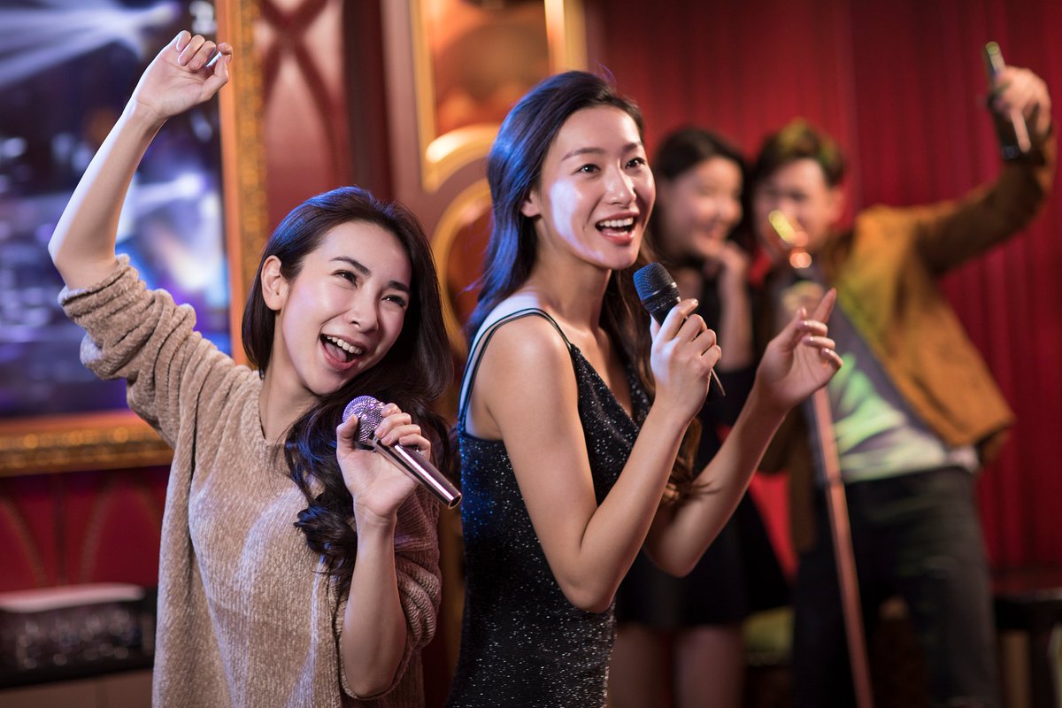 LaurenK50820659's tweet photo. Ignite your vocal chords tonight at K-Vibe KTV! Unlimited sing-alongs, cold drinks, and non-stop fun with crew. Tag your go-to karaoke partner now! https://t.co/oKCvtakZdh