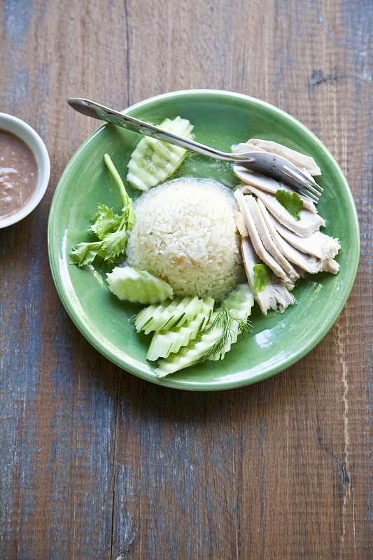 somervale's tweet photo. Tried creamy tom kha gai with lemongrass and galangal tonight—warm, zesty Thai comfort that hits different! ， https://t.co/NGlucCQXzb
