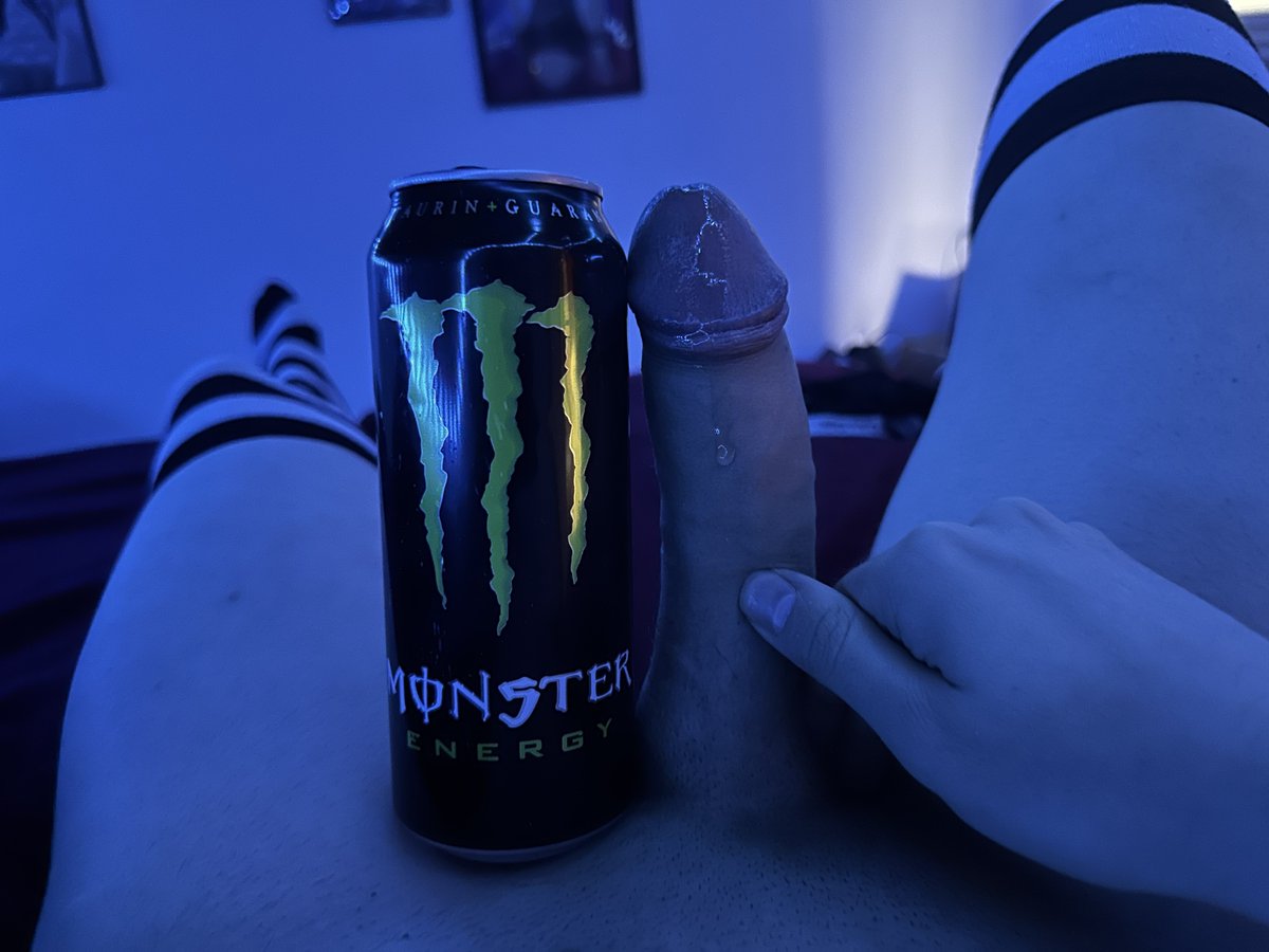 PrincessKattoo's tweet photo. When will Monster sponsor meee >:3 https://t.co/tPk2VESgp3
