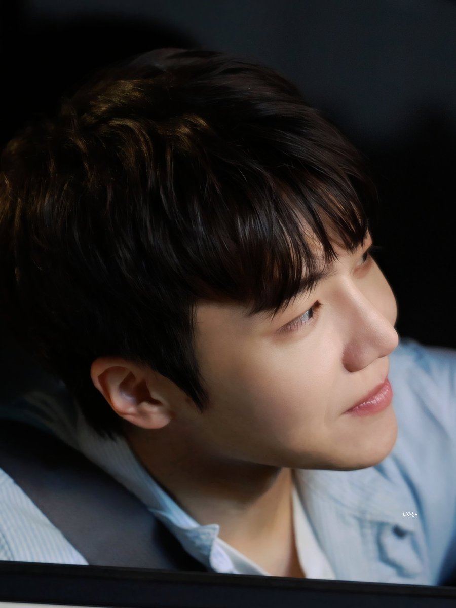 ifreevvill's tweet photo. 260820 <블랙메리포핀스> #진호 퇴근
트친들도 조진호 옆모습 좋다고 얼른 말해!
말해줘세요 https://t.co/aqdZXEzVdH