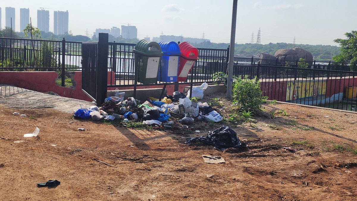 surentips's tweet photo. Lack of civic sense and total absence of any governance or security is making the Nalagandha Lake premises into pile of trash, filthy lake and hub for drunkards in evening.

It was horrible to see the sight in morning walk.

@CommissionrGHMC @Comm_HYDRAA https://t.co/r0bgGWLfRg