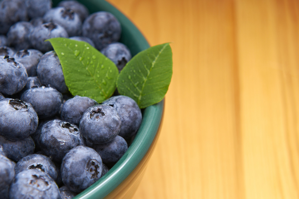 Adam_sl1's tweet photo. Just tried the new organic wild blueberries at the local market! Plump, sweet, zero aftertaste—perfect for morning oatmeal or smoothies.  Will be restocking this weekend! https://t.co/8OKOUzP1EI