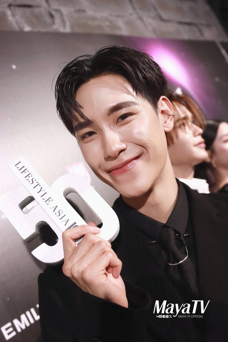 mayaonline2002's tweet photo. Snapshot #MAYATVOFFICIAL | “จูเนียร์-มาร์ค-ตู-มิ้ลค์-เลิฟ-ซี” ทีมนักแสดงจาก GMMTV เข้าร่วมรับรางวัลในงาน Lifestyle Asia 50 ICONS 2026

#junniorrs #markjrtn #tontawan #MilkPansa #loverrukk #sea_tawinan 
#LSA50ICONS2026 #LSA50ICONS #LifestyleAsiaTH https://t.co/u7dJZeZx56