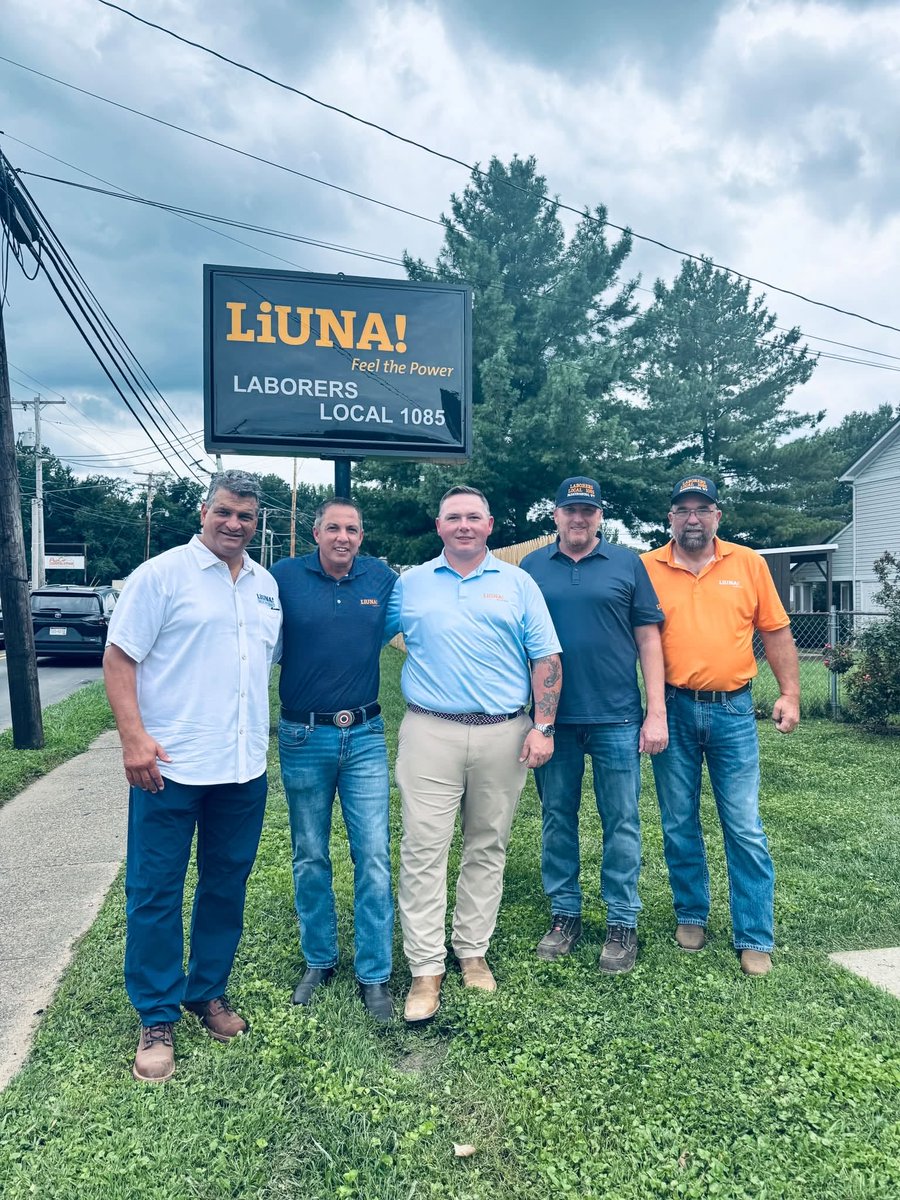 maLiUNA's tweet photo. @LIUNA GP Brent Booker joined our Regional Manager Phil Ameris along with @wvldc_laborers leadership in Parkersburg for a visit with Local 1085, getting a firsthand look at the work our members are doing and how they’re playing a pivotal role in our #MarchToOneMillion strong! 💪 https://t.co/Lc7ioAYB9c