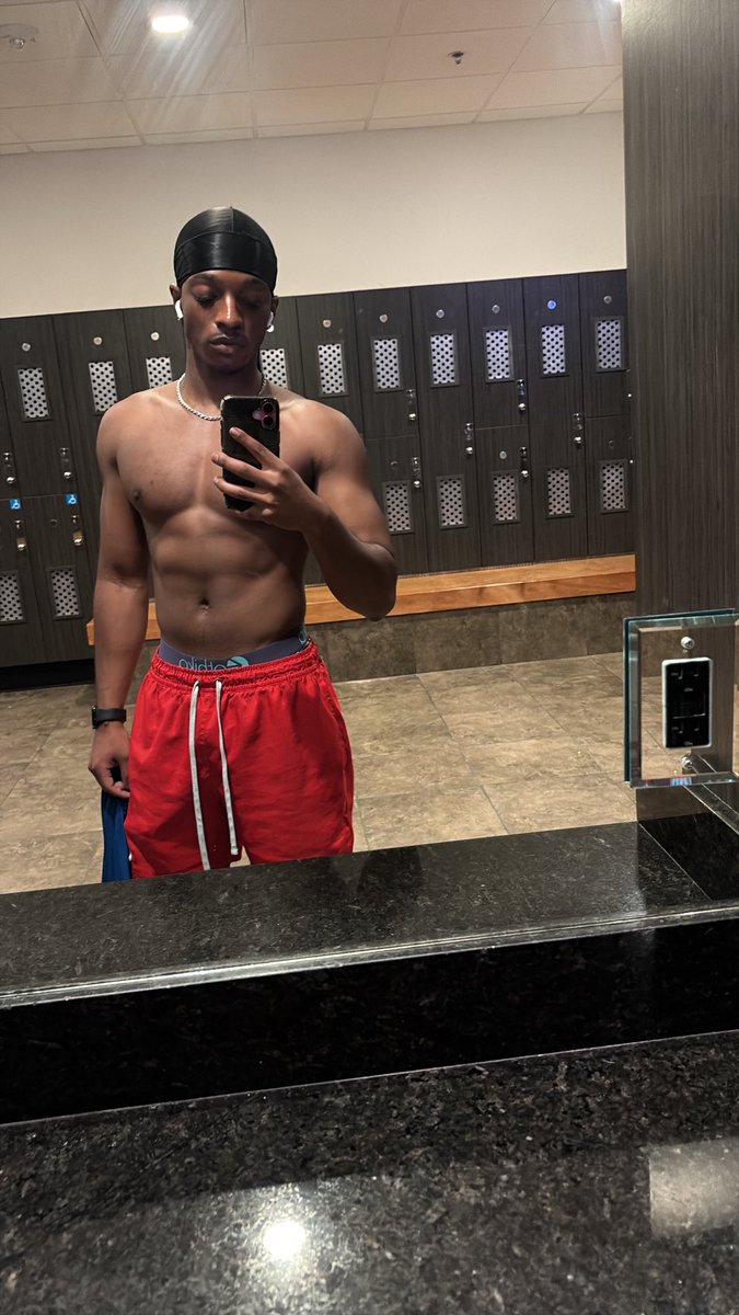 PJScott12's tweet photo. Me real quick https://t.co/jqAOZ9jkkP
