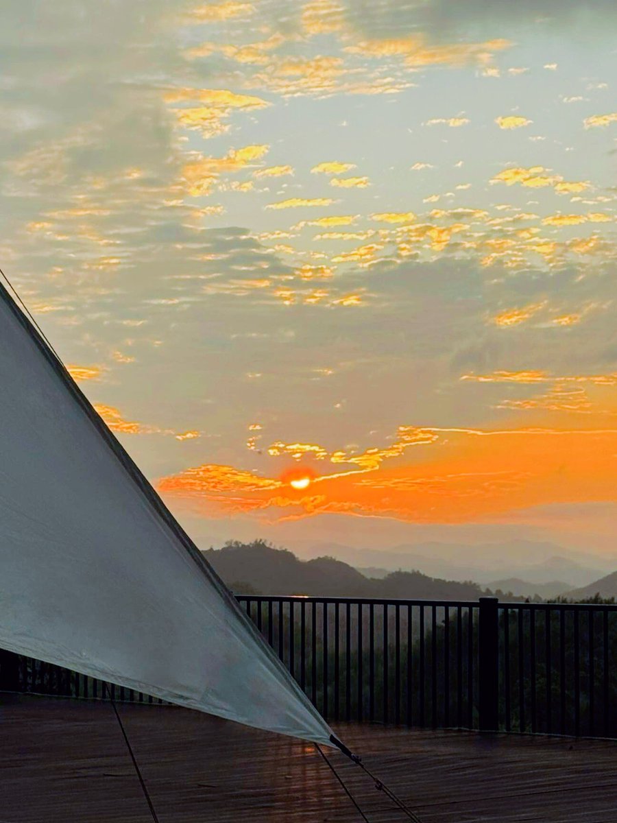 319Atkkk's tweet photo. Woke up to the soft morning sun filtering through the tent mesh, the crisp mountain air carrying the scent of pine and hot coffee—this is the kind of quiet magic that makes every camping trip worth it. https://t.co/EA3nWwhMuz
