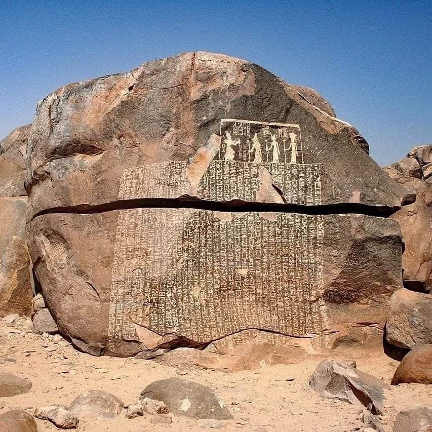 wakenminds's tweet photo. I wonder what is written here.. https://t.co/4kFnp7RSwE