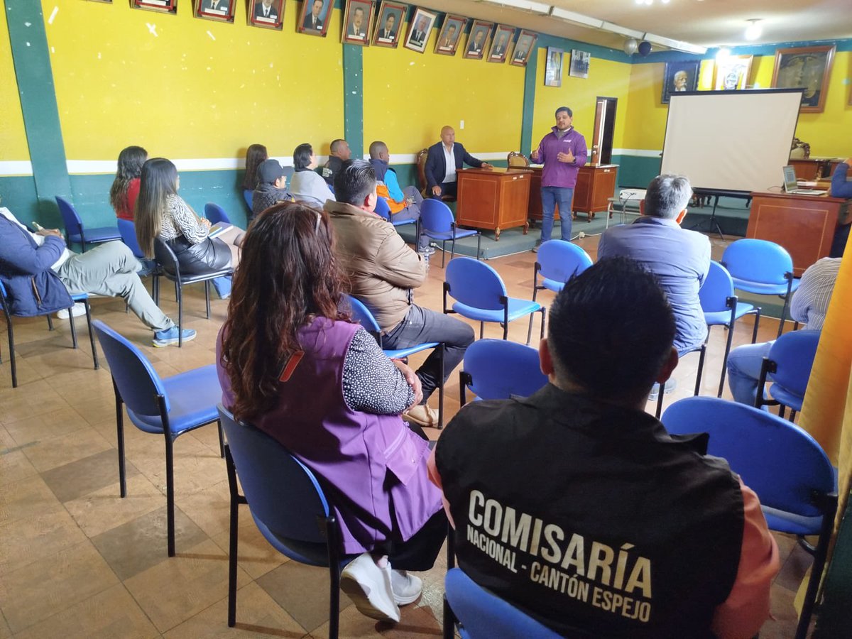 Riesgos_Ec's tweet photo. 📍#Carchi | En el cantón Espejo, se supervisó el cumplimiento del Plan de Acción ante el Fenómeno El Niño 2026-2027, mediante la revisión de las acciones preventivas, los niveles de alerta y las capacidades operativas y de mitigación.

#GobiernoDelEcuador https://t.co/rqjRQX4hgx