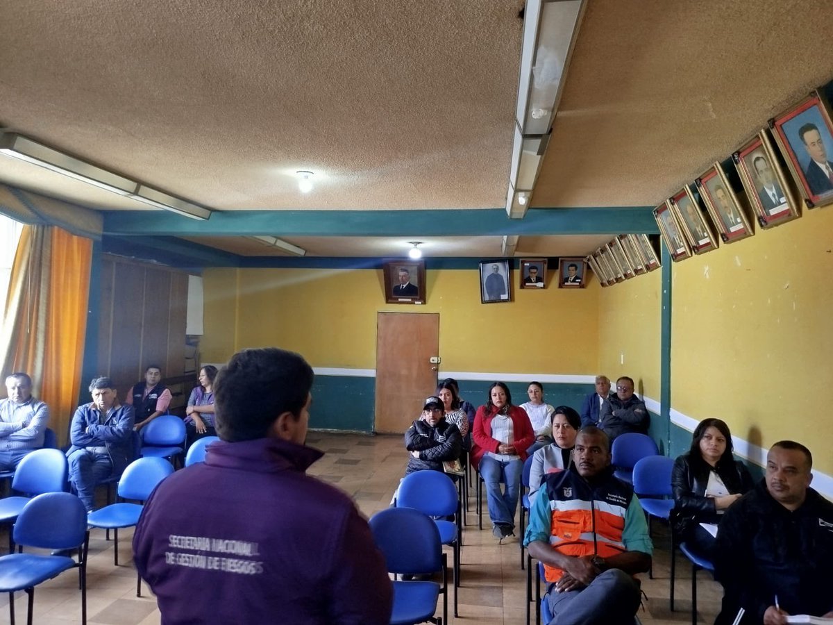 Riesgos_Ec's tweet photo. 📍#Carchi | En el cantón Espejo, se supervisó el cumplimiento del Plan de Acción ante el Fenómeno El Niño 2026-2027, mediante la revisión de las acciones preventivas, los niveles de alerta y las capacidades operativas y de mitigación.

#GobiernoDelEcuador https://t.co/rqjRQX4hgx