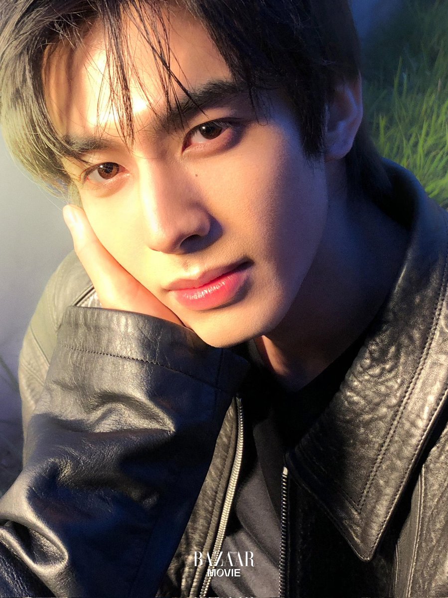 cutiepiestuffs's tweet photo. Her POV                           His POV https://t.co/xZTYUPWbVU