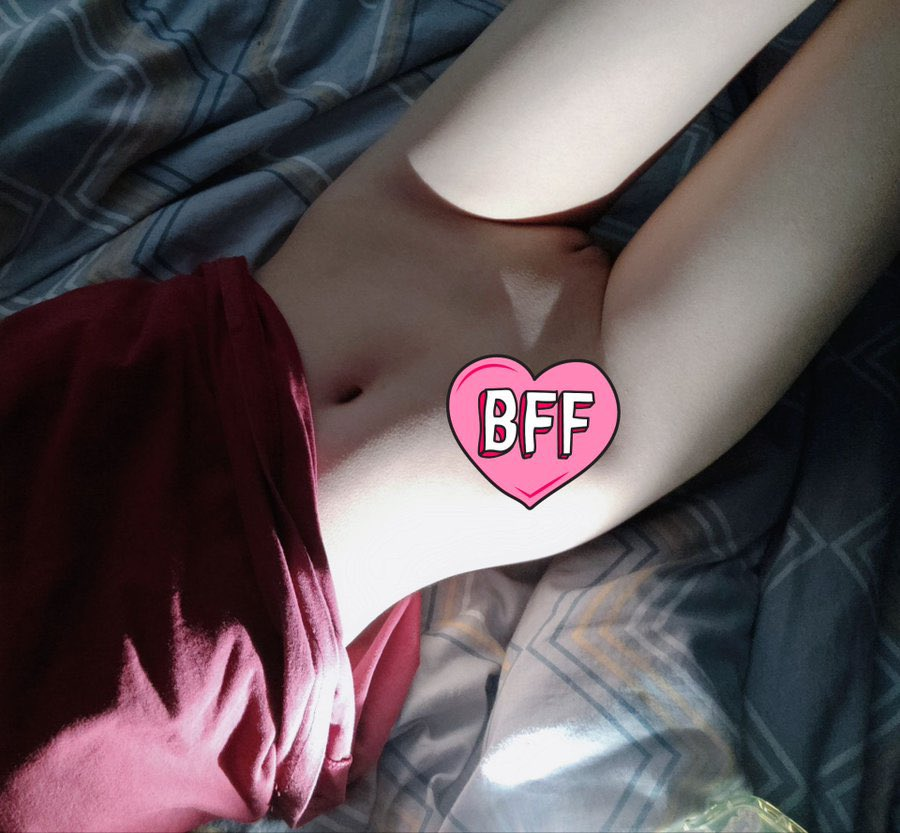Vlasova_39's tweet photo. 人家软乎乎的小腹�� https://t.co/aaK65Nxmn5