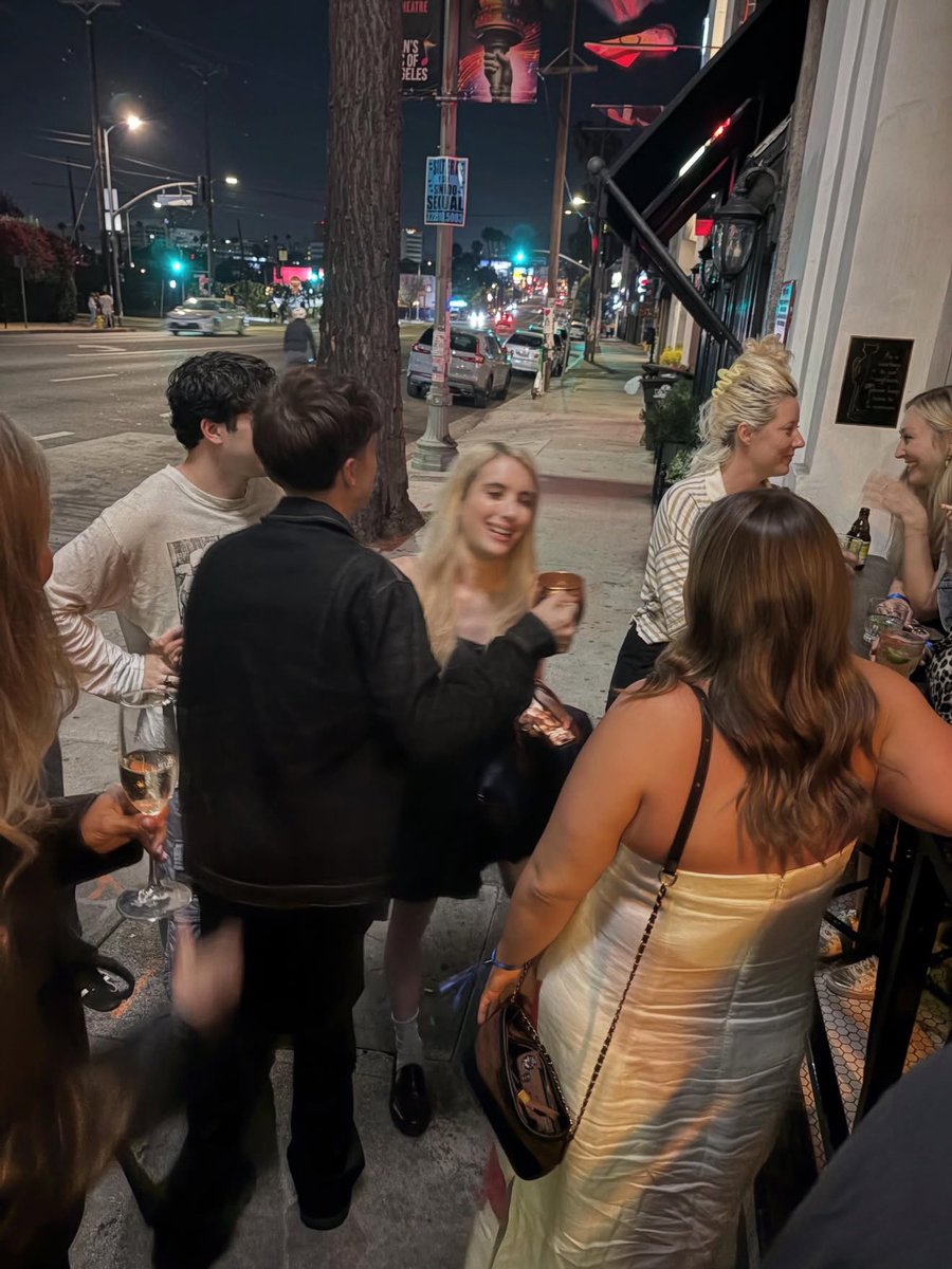erobertsfiles's tweet photo. Just some recent Emma sightings 🤍 (last pic via @levitikissie) https://t.co/ur7mg3cXsy