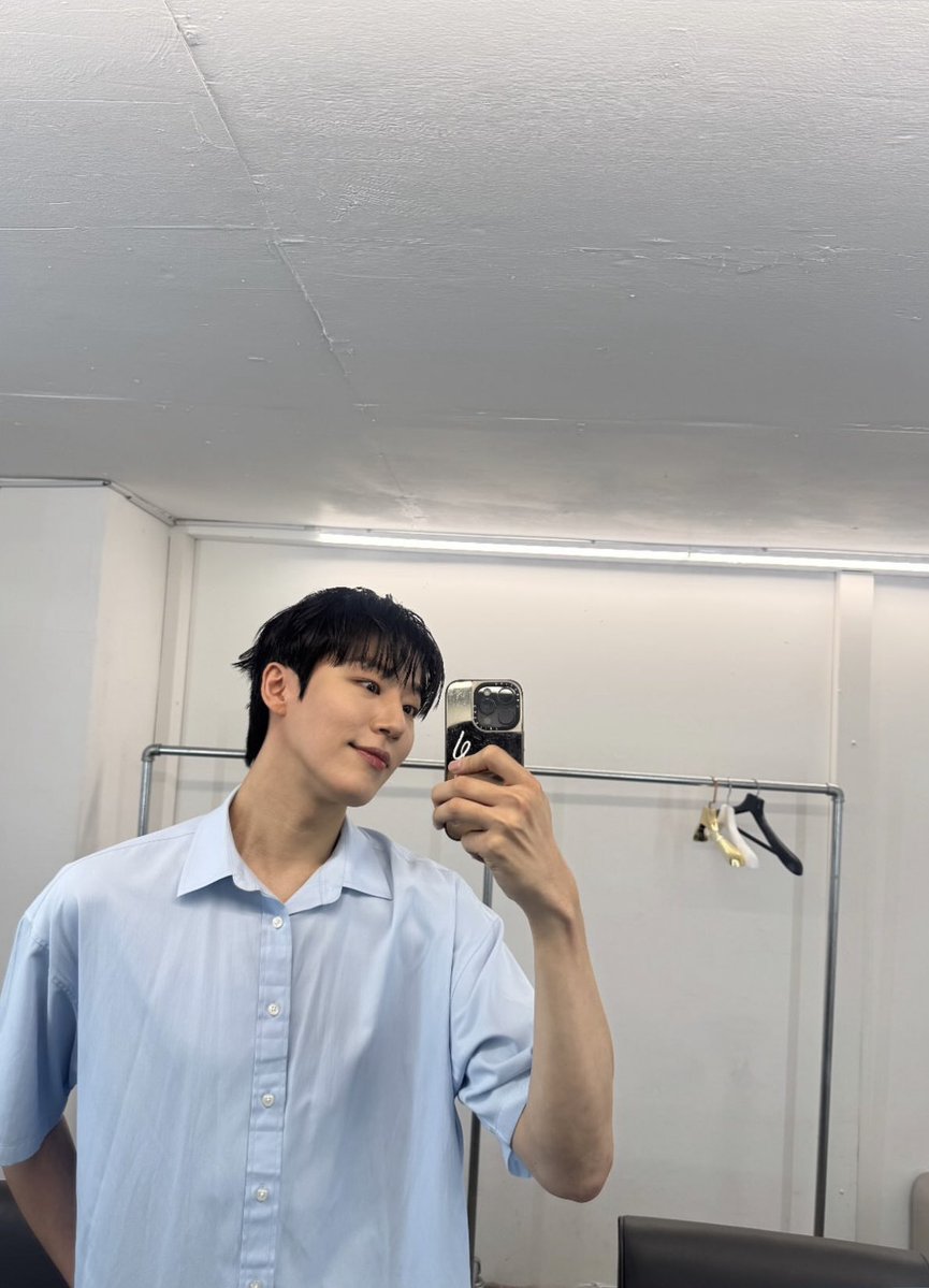 onexxcave's tweet photo. 어제 사쨘 전에 멀 찍구 왓구낭 기여버
다 티낰ㅋㅋㅋㅋㅋㅋ뒷머리 뽀용하고 올라온게 최종 기야븜 https://t.co/Rp4xQkxgzX