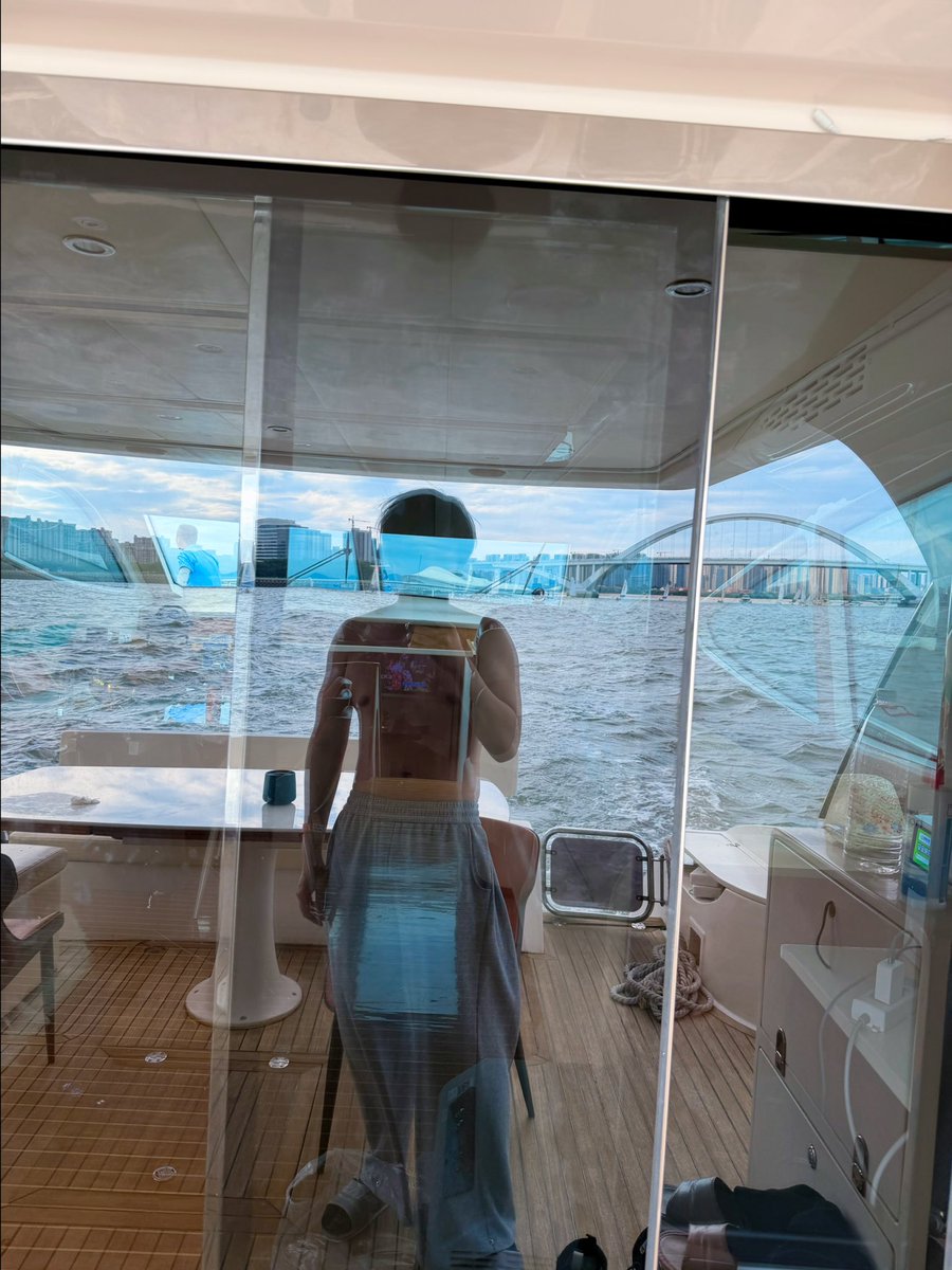 calvinyefeng's tweet photo. 夏天的风���永远记得，清清楚楚你说要我 https://t.co/Pursu1K88p