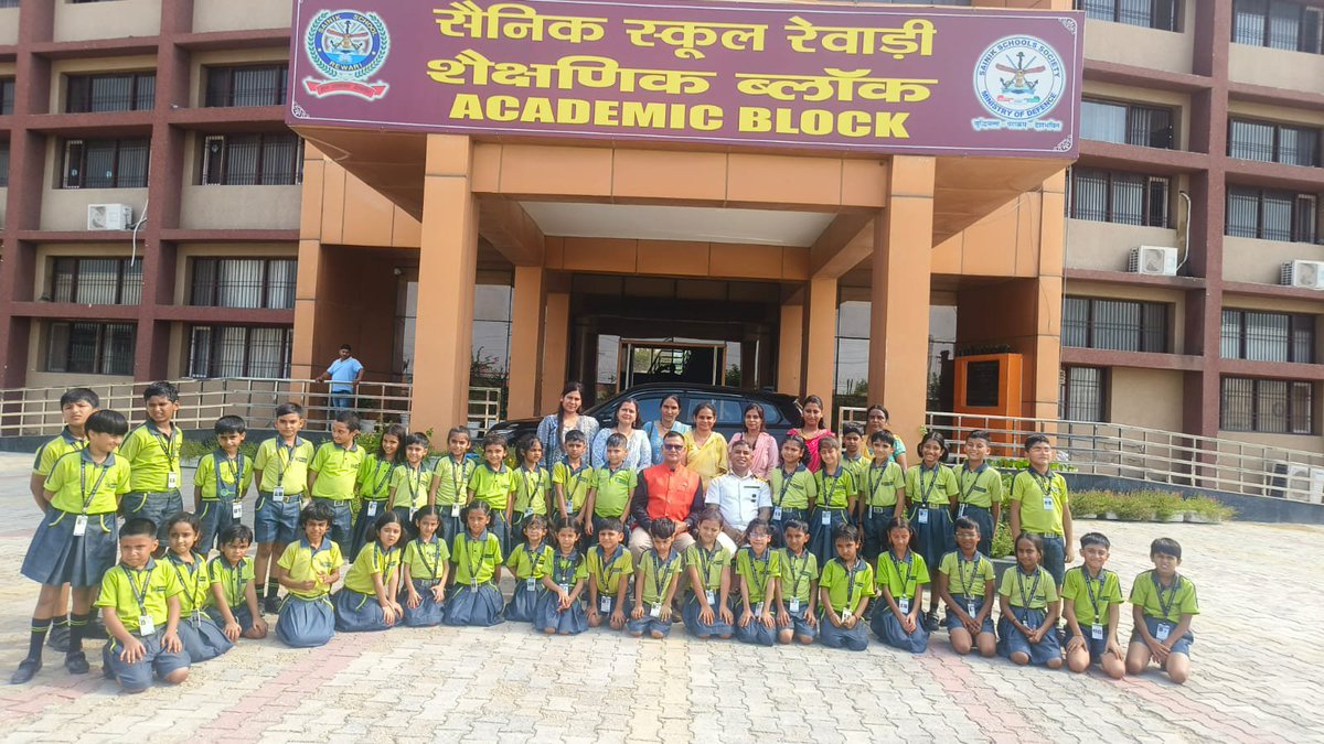 SainikSchoolRwr's tweet photo. #SSRW conducted a Model Exhibition witnessed by 40 cadets from Nucleus School and SSRW cadets. The exhibition showcased innovative ideas and models, promoting creativity, curiosity and experiential learning.
@SainikSociety
#ModelExhibition
#Innovation https://t.co/LY2fsTRxel