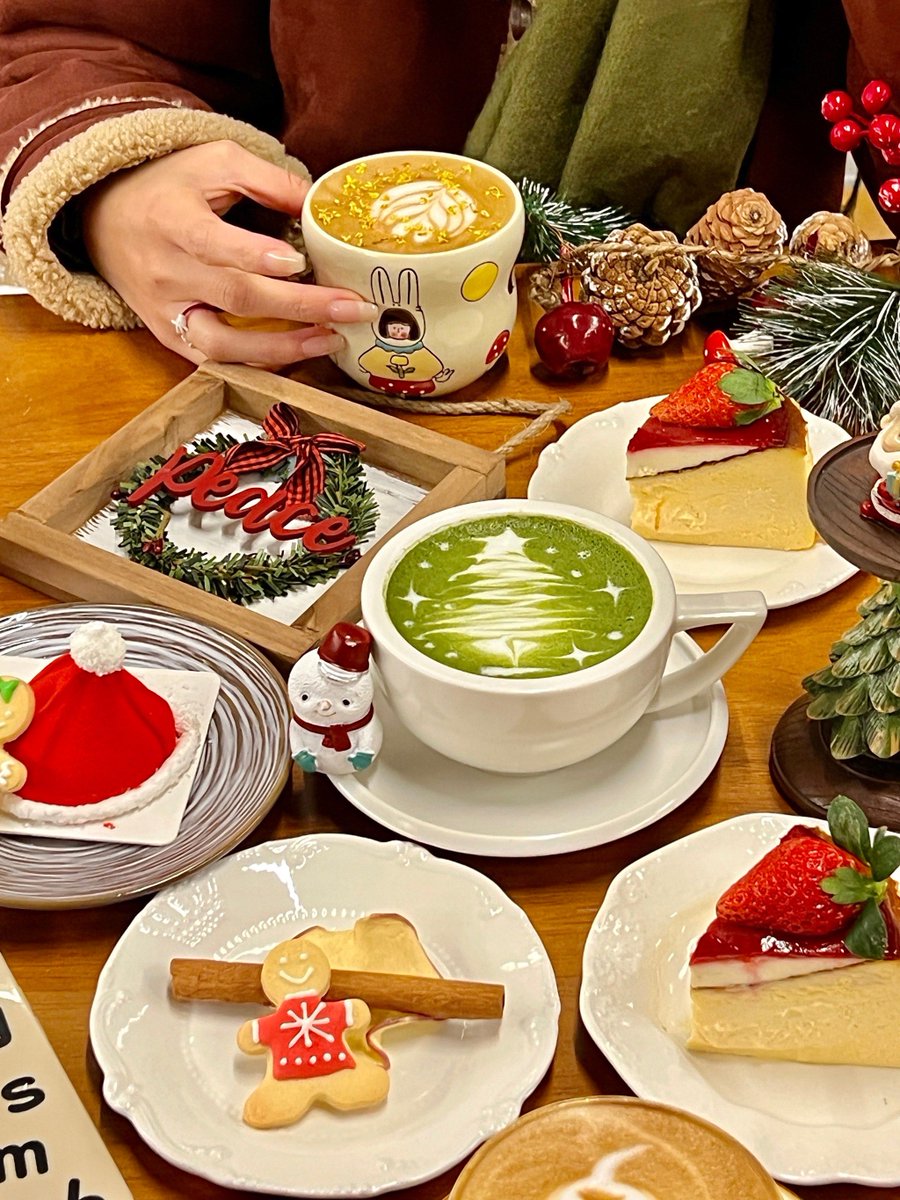 b3llomyday's tweet photo. Just found the best matcha latte and red bean scone in the city at that tiny café on 5th Street! The creamy latte and flaky, sweet scone are absolute perfection — 10/10 would come back tomorrow https://t.co/ty8CIPFTzb