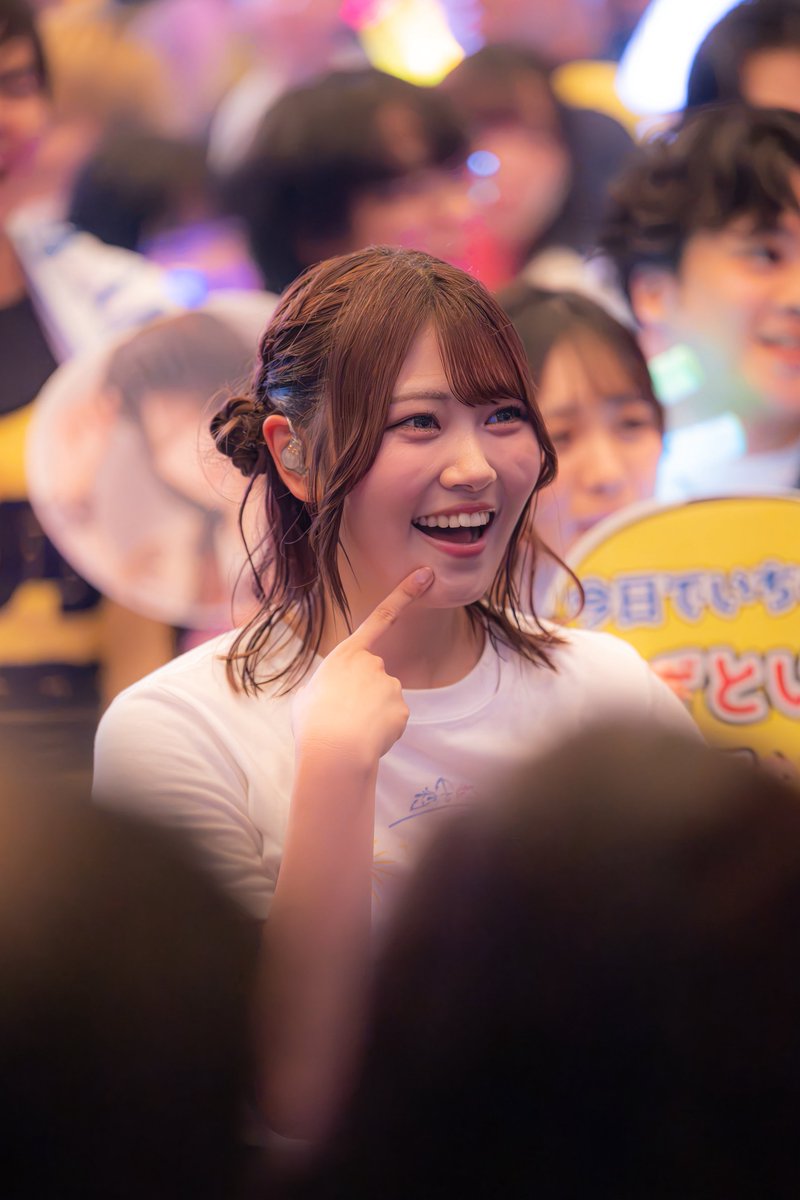 ymzk11200's tweet photo. 2026/08/19 
≒JOY 全国ツアー2026 
「この夏 全部 全部 僕にください」
大阪　オリックス劇場　夜公演

小澤愛実ちゃん（@ozawa_aimi__ ）

あいちゃんらしい
優しい笑顔☺️
あいまーさんに届けて！

#ニアジョイ
#ニアジョイ_カメコ
#小澤愛実 https://t.co/4RXhXfRyrB