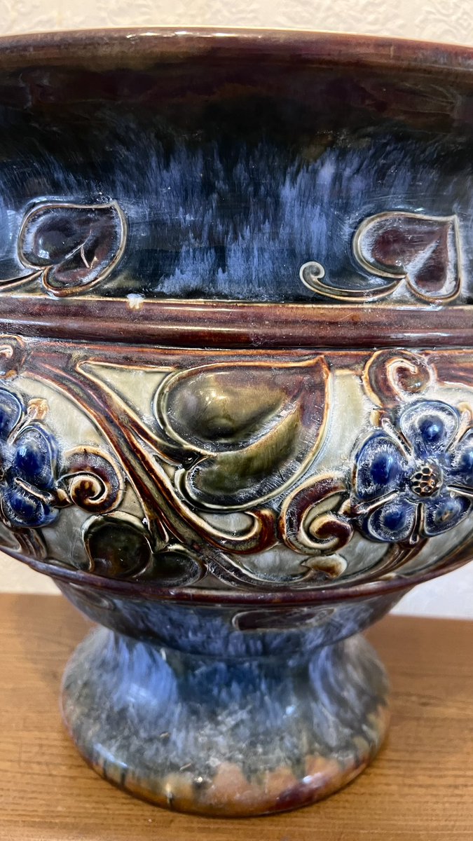 CatoCrane's tweet photo. Royal #Doulton Very LARGE & Heavy #Glazed #Stoneware #Jardiniere In Auction at https://t.co/mYXZeLjGJY 21st-27th August 2026 Some Restoration Required - @thesaleroom @shrewsmorris @LomaxFairs @antiques_atlas @chestertweetsuk @RoyalDoulton @RoyalDoulton_US @AkCramicsArt @ceramicsmonthly @CERAMICARTISTS @RDoultonRetail @AlexisGouledji @GardenerFliss @MartinG8177 @LivEchonews @LFC @EvertonStadium @BHG @GdnsIllustrated @homesandgardens @ESIinteriors @PhippsNews @GardenBrocante @WestKirbyToday