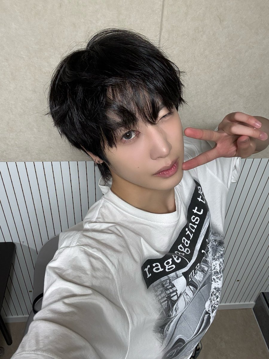 xikers_official's tweet photo. [#헌터] 오랜만에 볶머~ 🧑‍🦱
#xikers #싸이커스 https://t.co/RbmBOITzUc